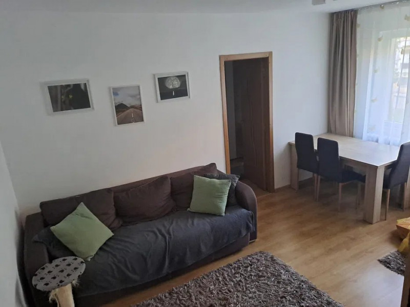 Alexandru- 3 camere, etaj 1 -82.000 euro 