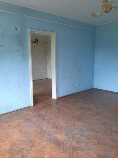 Apartament 3 camere - etajul 3 - bloc fără risc - Podu Roș 