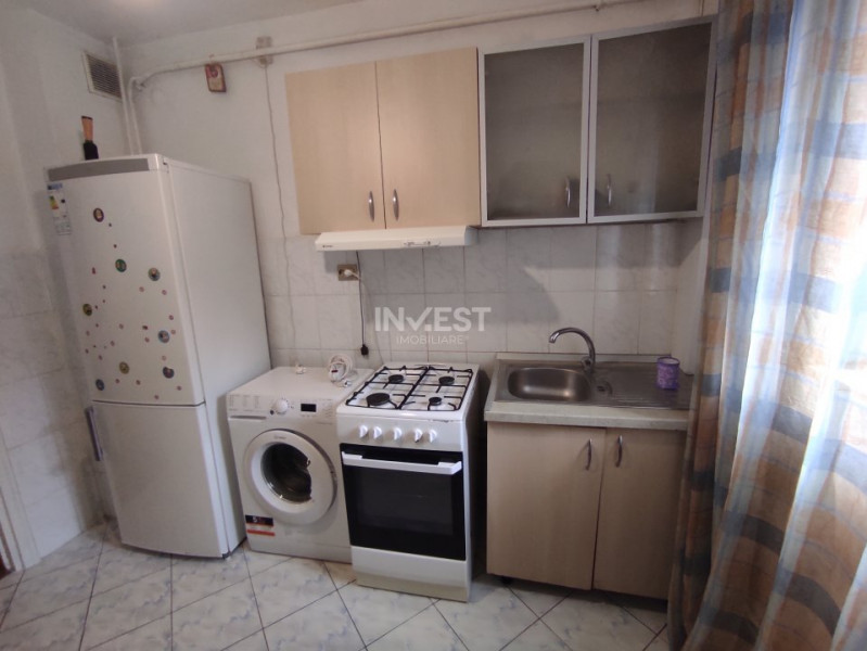 Nicolina, Ap. 2 camere, decomandat, etaj 1