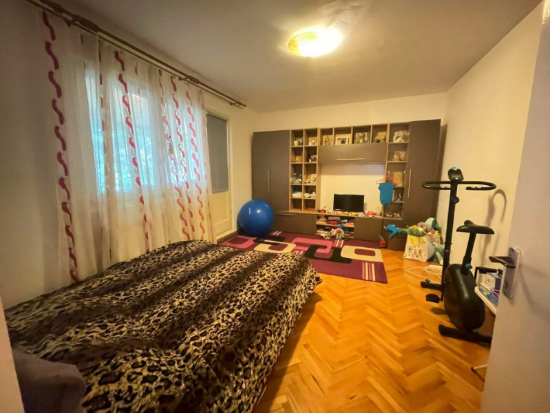 Apartament 4 camere-Tatarasi-etaj 1