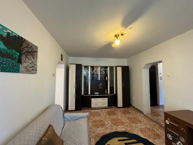 Apartament 2 camere - Podu Roș - de închiriat 