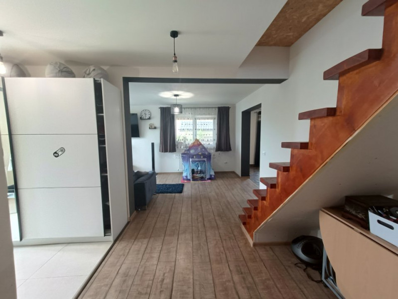 Casa 4 camere, garaj, 1424mp teren - mobilata si utilata