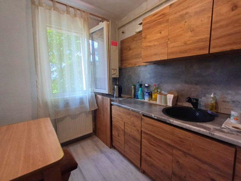 Apartament 2 camere de închiriat -etajul 2 -  PODU ROȘ 