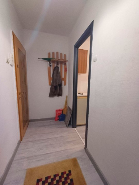 Apartament 2 camere de închiriat -etajul 2 -  PODU ROȘ 