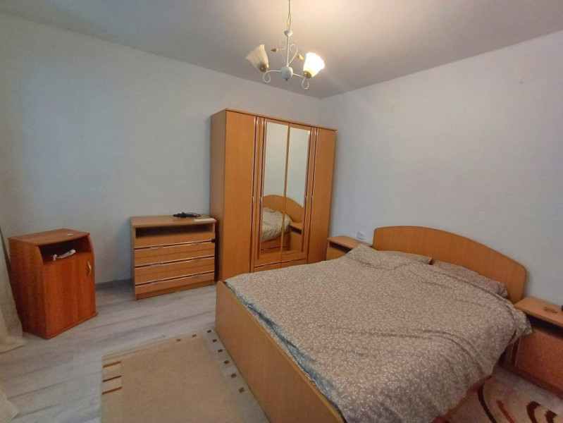 Apartament 2 camere de închiriat -etajul 2 -  PODU ROȘ 