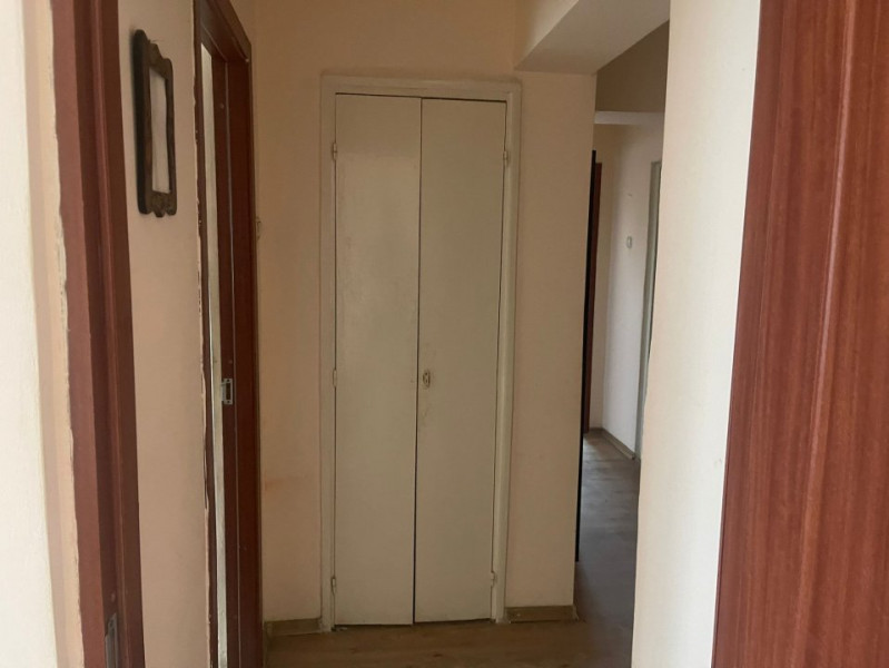 Apartament cu 3 camere, decomandat, Gara- Iasi