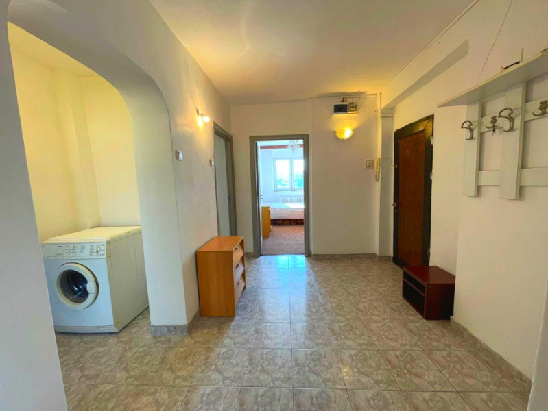 Apartament 3 camere decomandat - Podu Roș 