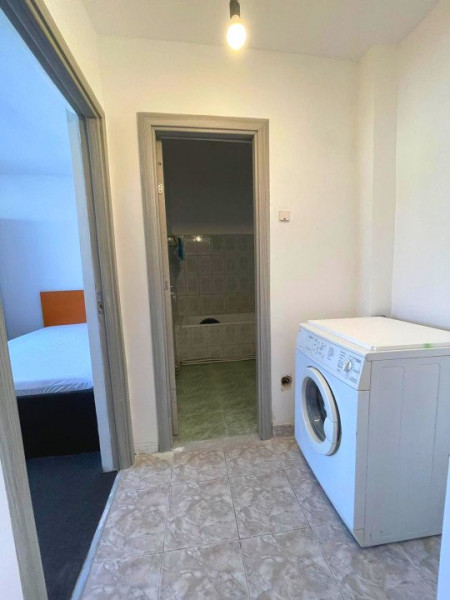 Apartament 3 camere decomandat - Podu Roș 