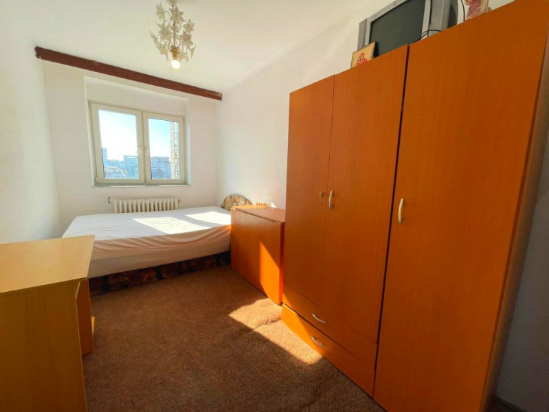 Apartament 3 camere decomandat - Podu Roș 