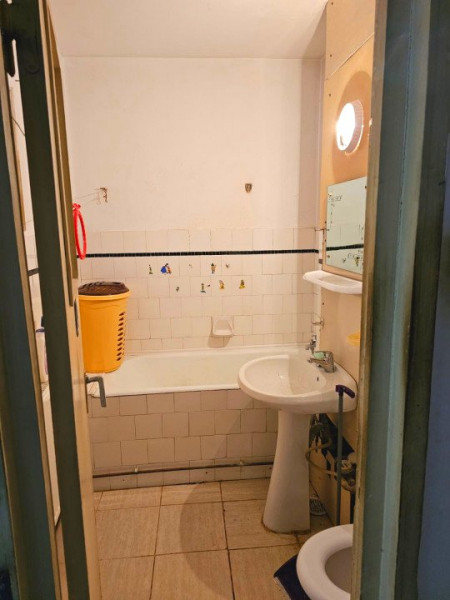 Apartament 2 camere decomandat - etajul 2 - rond Podu Roș