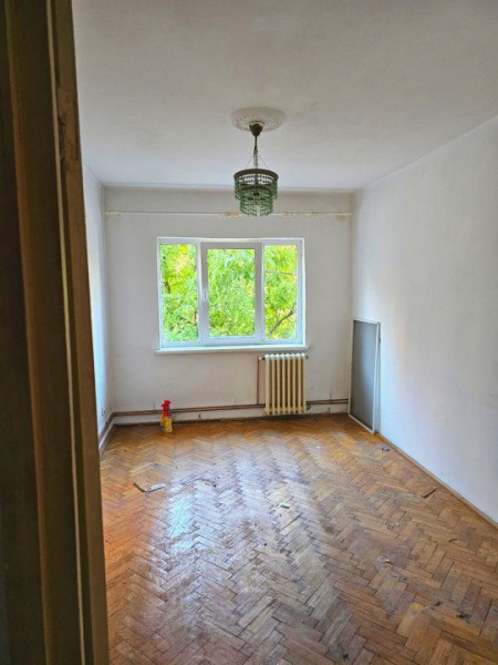 Apartament 2 camere decomandat - etajul 2 - rond Podu Roș