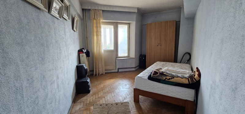 CENTRU CIVIC- apartament cu 3 camere 