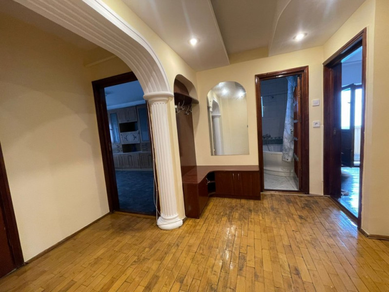 Apartament 4 camere, decomandat, Pacurari, Iasi 