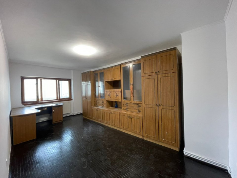 Apartament 4 camere, decomandat, Pacurari, Iasi 