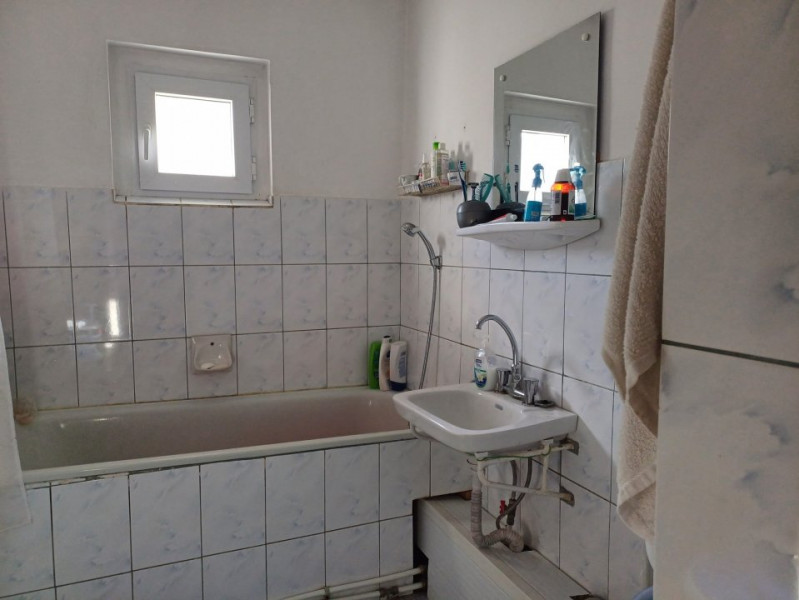 Apartament 3 camere, decomandat Lunca Cetatuii