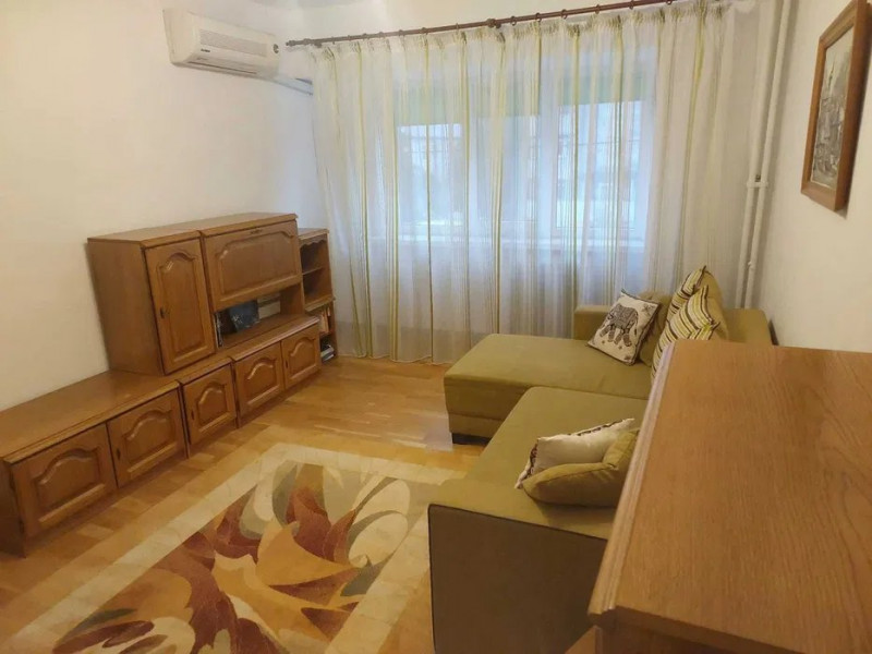 Apartament 3 camere si 2 bai decomandat, zona Pacurari- Alpha Bank, Iasi