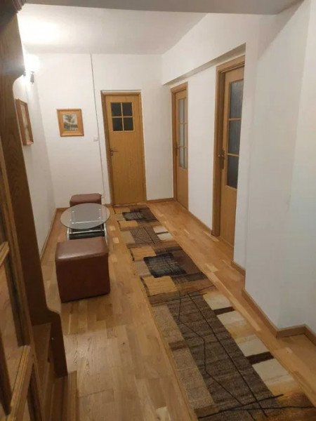 Apartament 3 camere si 2 bai decomandat, zona Pacurari- Alpha Bank, Iasi