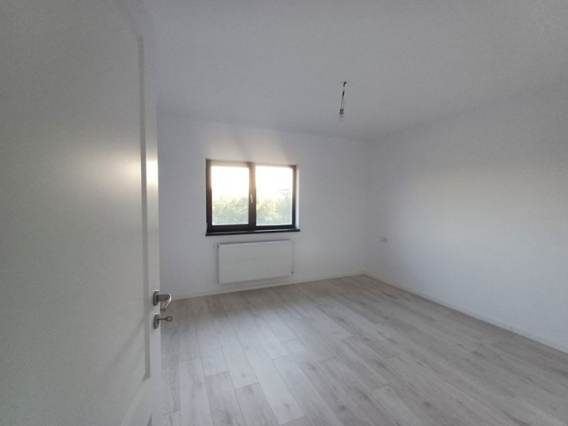 Casă parter, 3 camere, 580 mp teren - Valea Adâncă