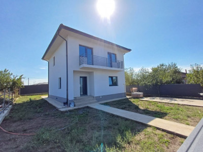 CASA INDIVIDUALA CU  4 CAMERE , MIROSLAVA-VOROVESTI, CU BECI
