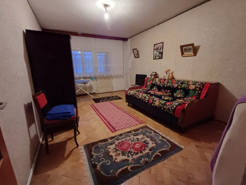 Alexandru - Apartament 4 camere,2 bai, 2 balcoane- 90mp