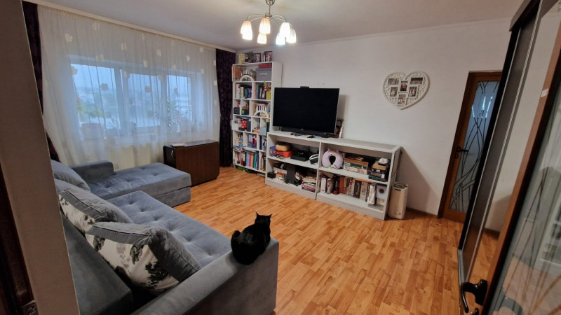 Apartament 2 camere, semidecomandat, etaj intermediar, 60 mp, Poitiers