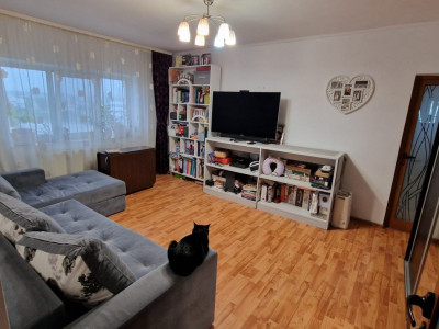 Apartament 2 camere, semidecomandat, etaj intermediar, 60 mp, Poitiers