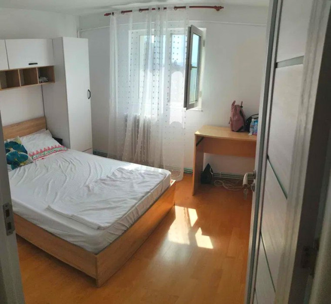 Apartament 2 camere - Podu Roș, Piața Nicolina 