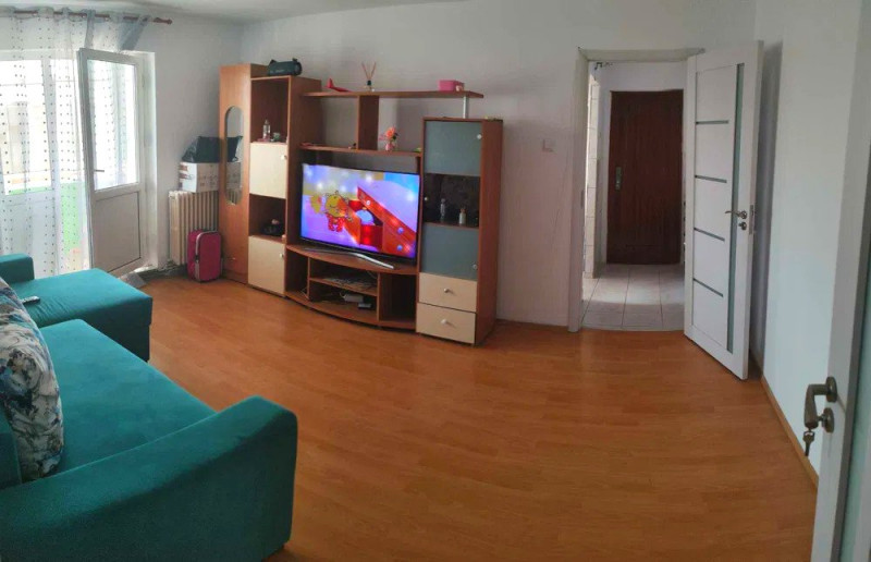 Apartament 2 camere - Podu Roș, Piața Nicolina 