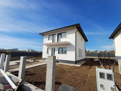 Casa 4 camere si beci in Miroslava 500 m de centru – 120 mp Utili, Teren 400 mp