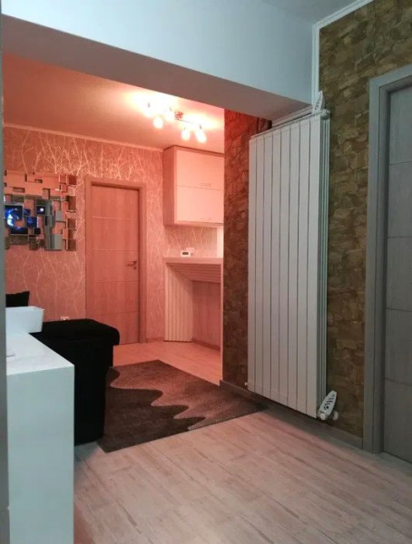 Apartament cu 3 camere -  etajul 2 - Podu Roș, Cantemir 