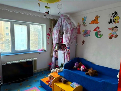 Apartament 4 camere -Tatarasi-etaj intermediar