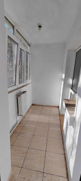 Apartament 4 camere - etajul 3 - Podu Roș, Liceul Racoviță