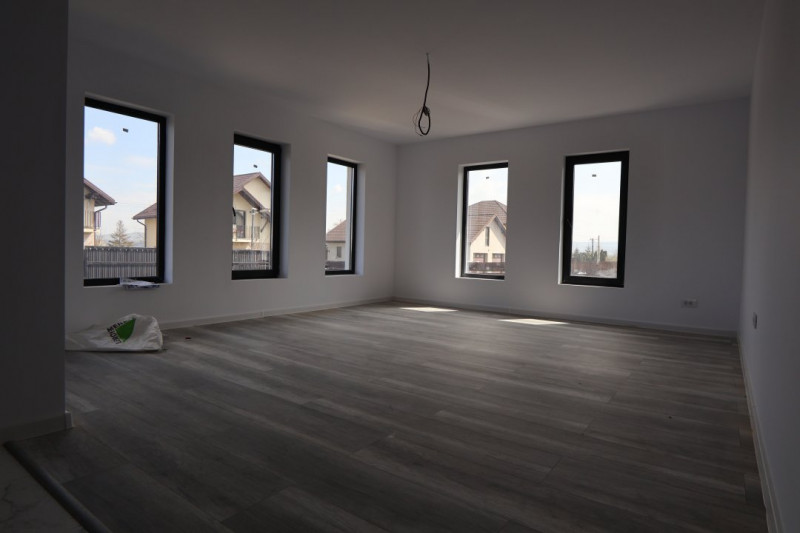 CASA CU 3 CAMERE, STRADA PRINCIPALA HORPAZ 