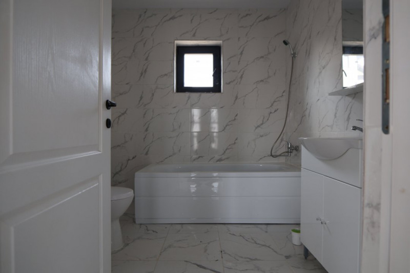 CASA CU 3 CAMERE, STRADA PRINCIPALA HORPAZ 