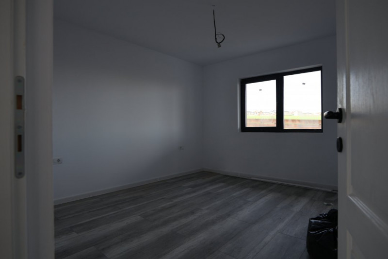 CASA CU 3 CAMERE, STRADA PRINCIPALA HORPAZ 