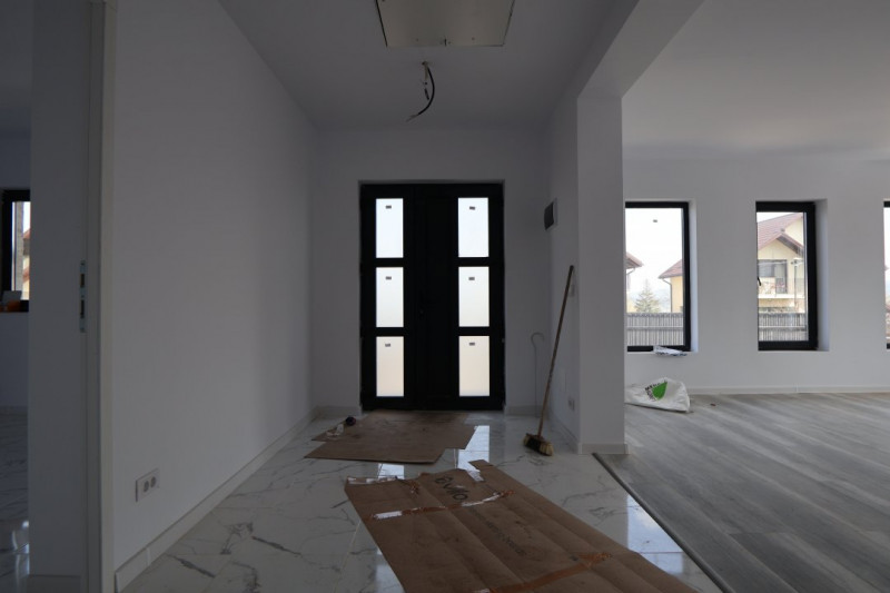 CASA CU 3 CAMERE, STRADA PRINCIPALA HORPAZ 