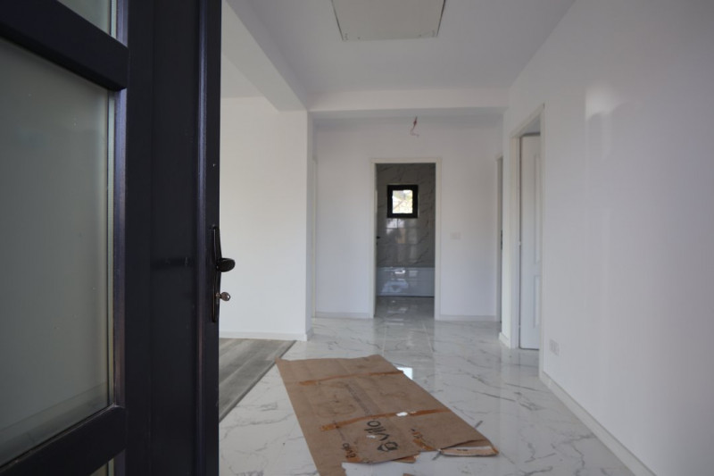 CASA CU 3 CAMERE, STRADA PRINCIPALA HORPAZ 