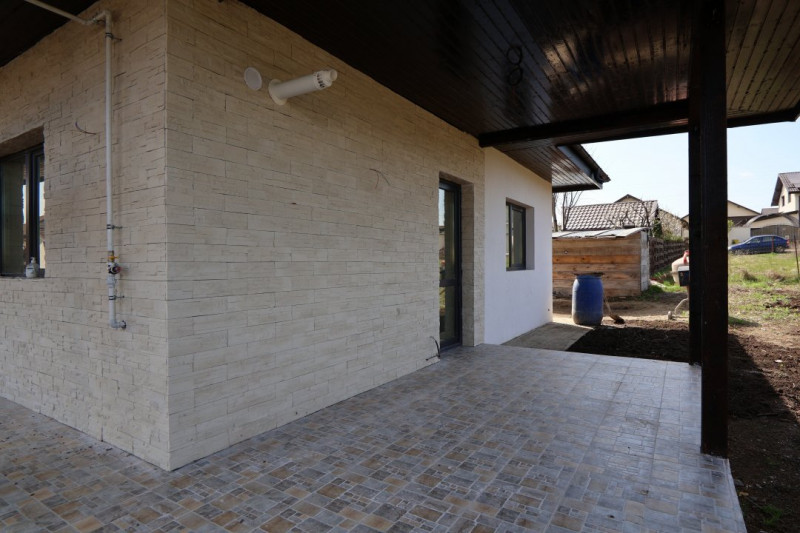 CASA CU 3 CAMERE, STRADA PRINCIPALA HORPAZ 