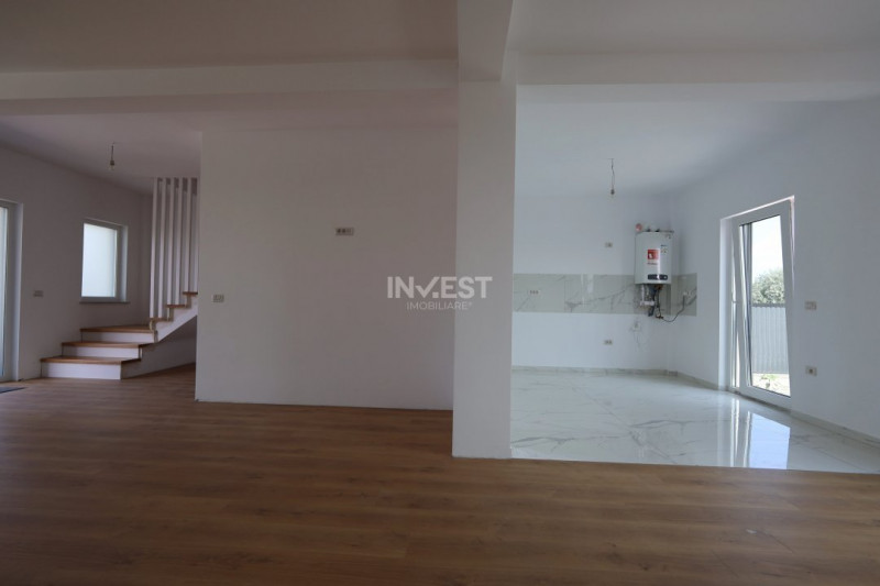 Casa 4 camere, teren intre 350-543 mp la strada asfaltata din Popas Pacurari