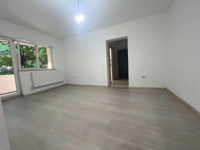 Apartament 3 camere - etajul 1 - Podu Roș, Liceul Racoviță