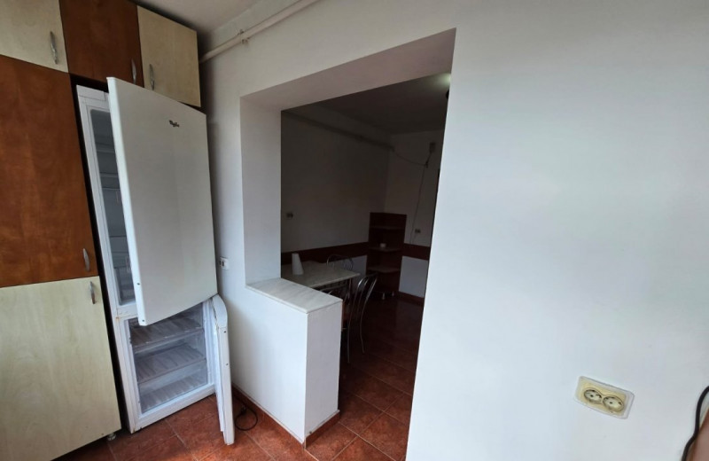 Apartament 3 camere si 2 bai, zona Canta- Profi, Iasi