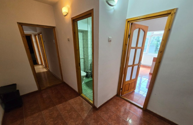 Apartament 3 camere si 2 bai, zona Canta- Profi, Iasi