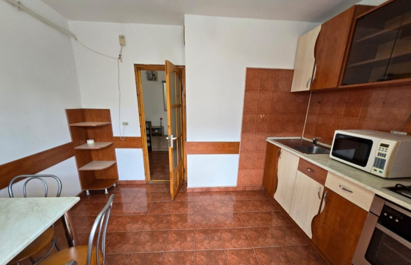 Apartament 3 camere si 2 bai, zona Canta- Profi, Iasi