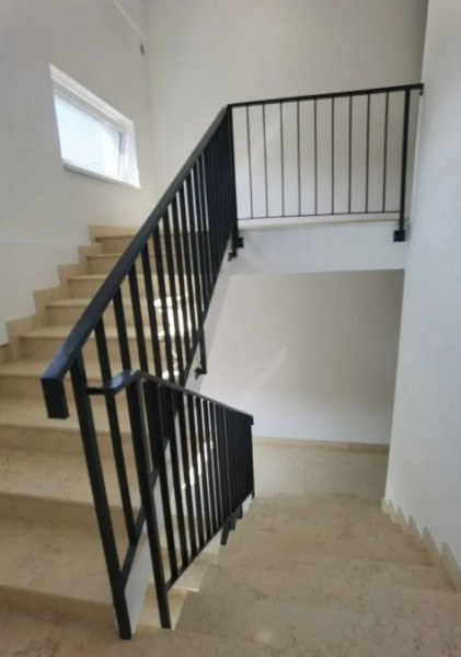 APARTAMENT 2 CAMERE , ZONA POITIERS 