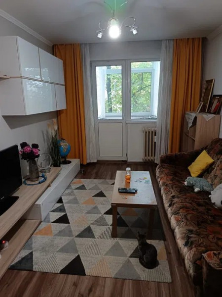 Alexandru cel Bun - Apartament 3 camere, etaj 1- 98.000 euro 