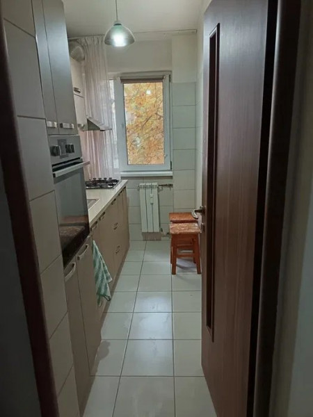 Alexandru cel Bun - Apartament 3 camere, etaj 1- 98.000 euro 