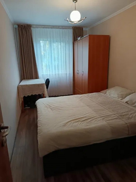 Alexandru cel Bun - Apartament 3 camere, etaj 1- 98.000 euro 