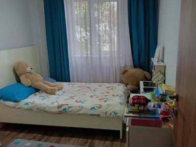 Alexandru cel Bun - Apartament 3 camere, etaj 1- 98.000 euro 