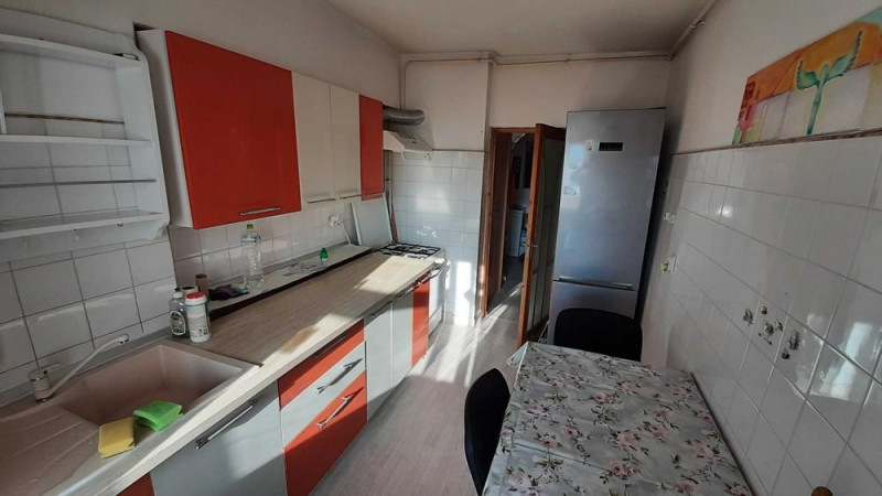 Apartament 3 camere si 2 bai, decomandat, zona  Gara- McDonalds, Iasi