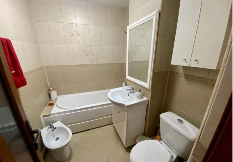 Apartament cu 3 Camere, etaj intermediar, Mobilat-Utilat. CUG